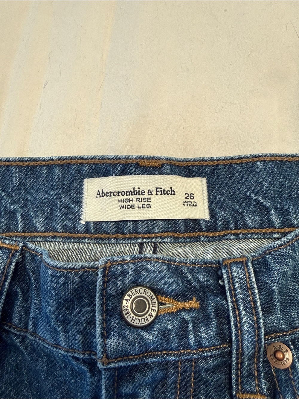 Abercrombie & Fitch Women's Straight Leg Jeans in Dark Blue - Picture 7 of 8